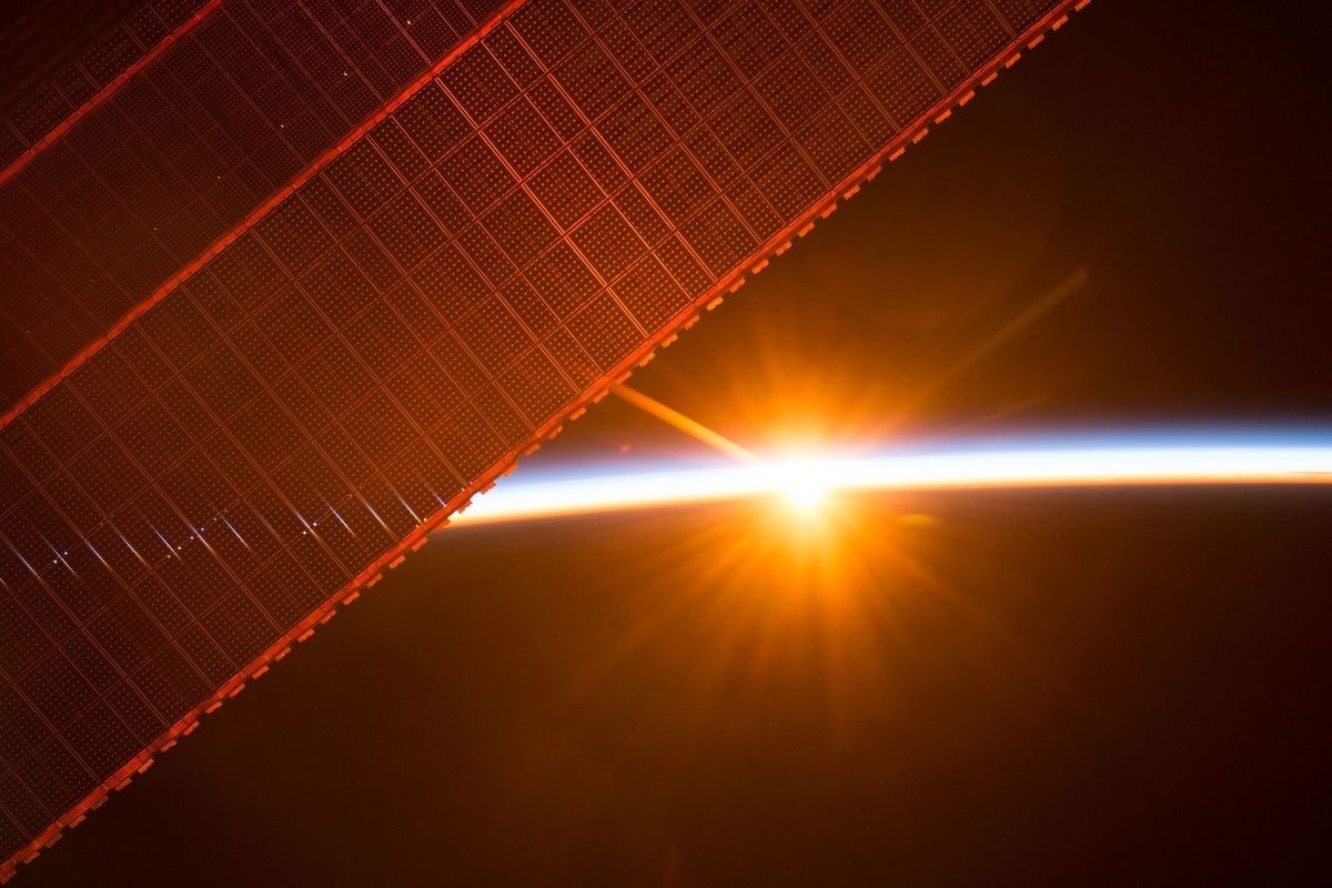 Solární panel napájející ISS. Ilustrační foto