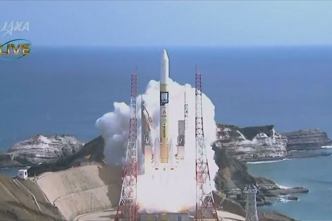 BEZ KOMENTÁŘE: Japonská raketa vynesla na oběžnou dráhu několik satelitů