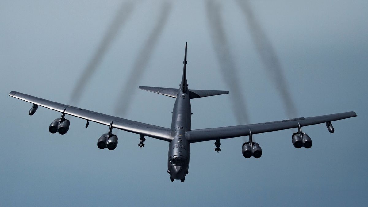 Bombardér B-52H Stratofortress 