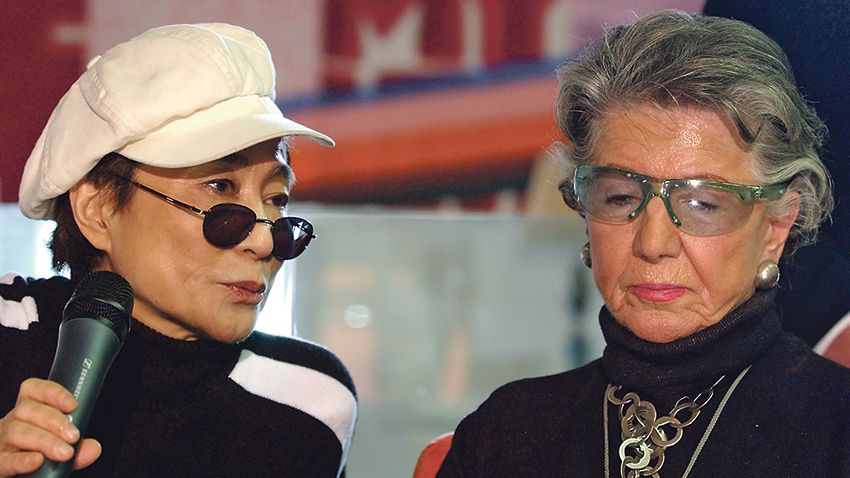 Meda Mládková (vpravo) a Yoko Ono