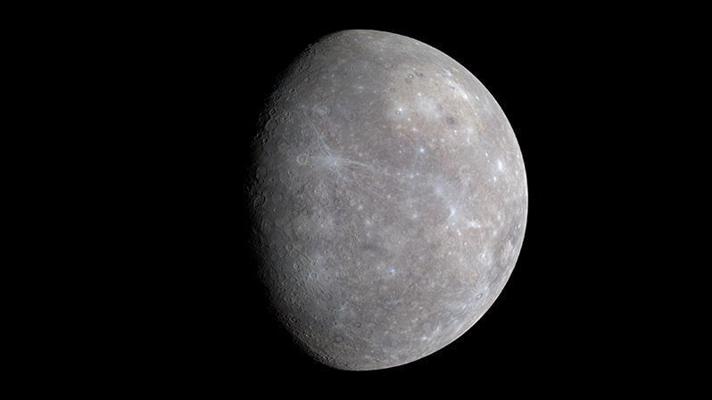 Nejbližší planetou ke Slunci je planeta Merkur. Podobně jako u našeho Měsíce, tak i jeho povrch je rozryt velkým množstvím kráterů vzniklých srážkami Merkuru s jinými tělesy.
