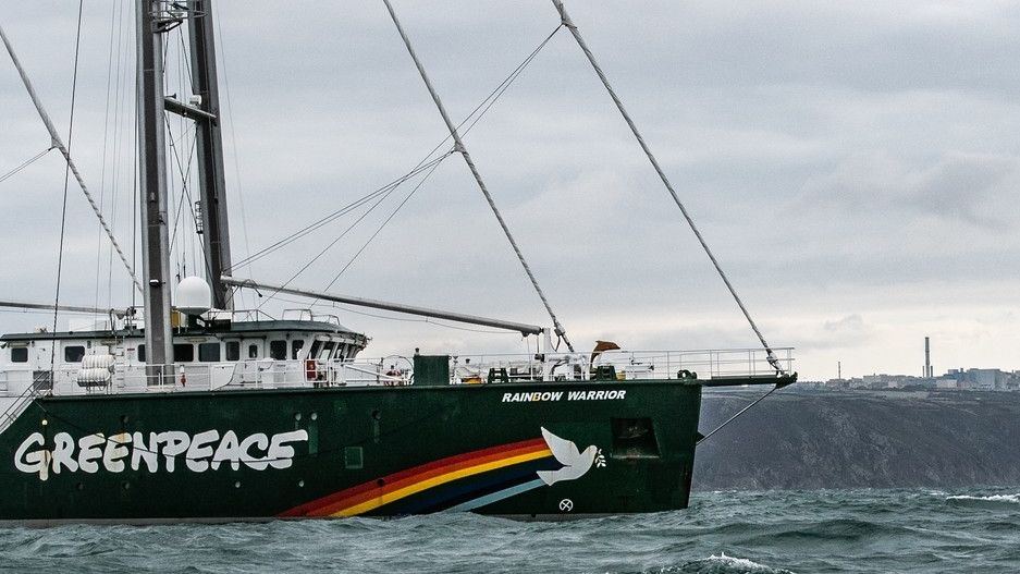 Loď Greenpeace Rainbow Warrior
