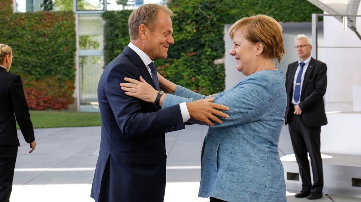 Předseda Evropské rady Donald Tusk a německá kancléřka Angela Merkelová