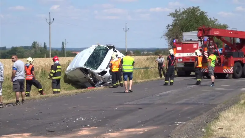 Vazna Nehoda Osobniho Auta A Dodavky U Caslavi