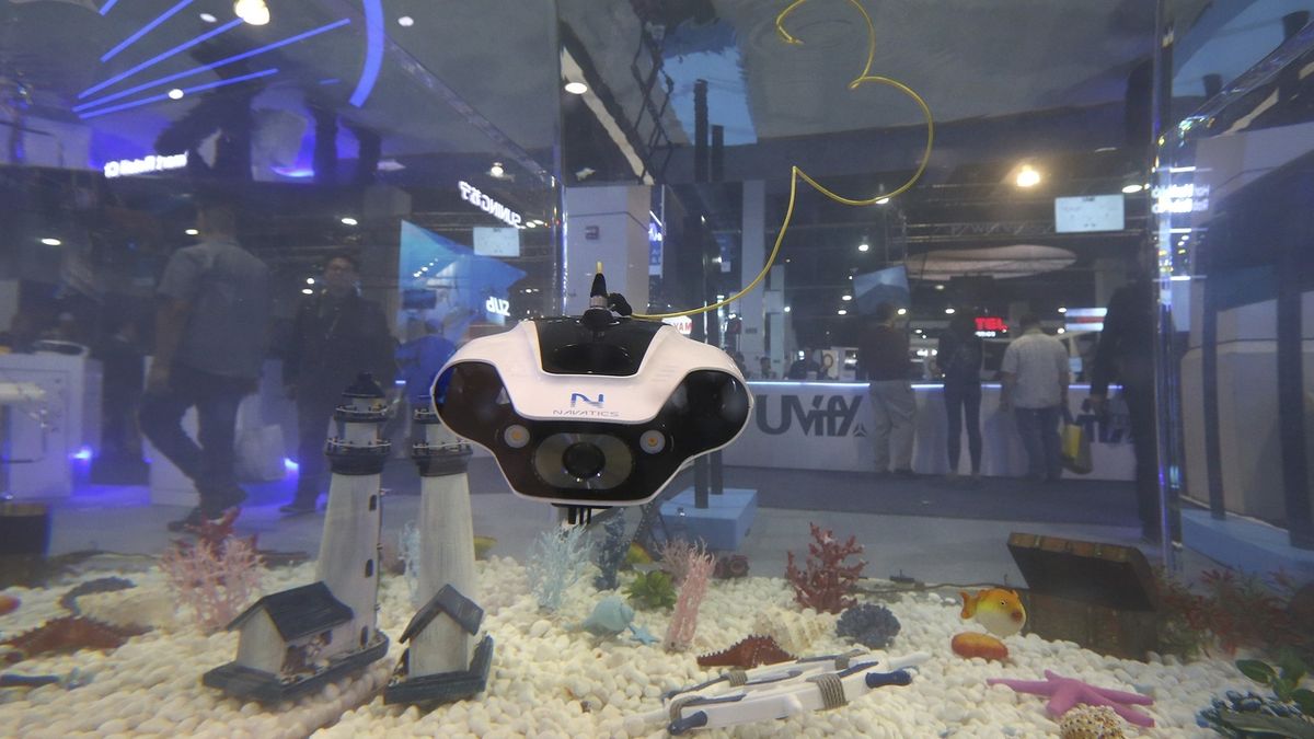 Podvodní dron Navatics MITO
