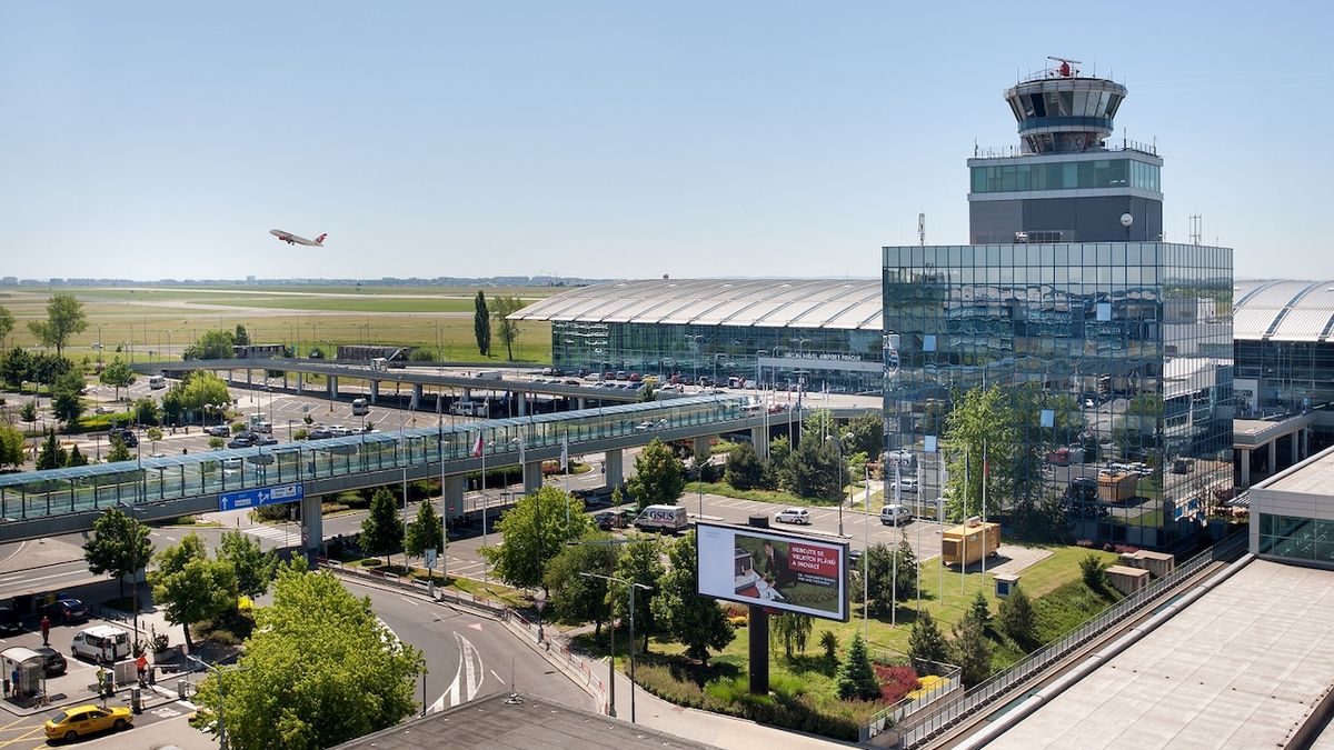 Letiště Václava Havla Praha. Pohled na terminál 2.
