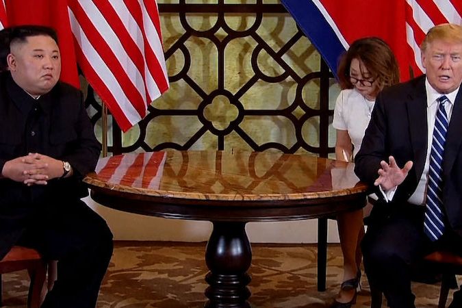 Druhé setkání severokorejského vůdce Kim Čong-una a amerického prezidenta Donalda Trumpa v Hanoji 