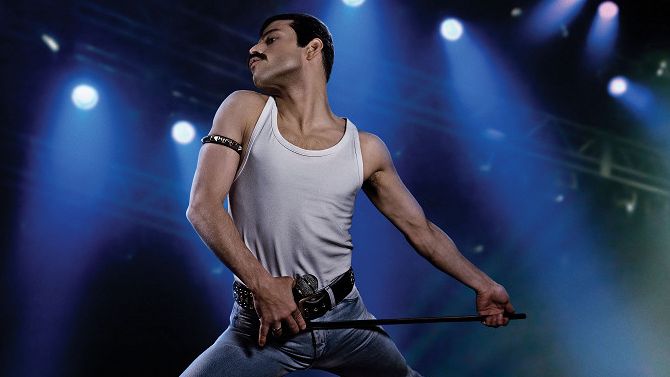 Rami Malek podal v roli Freddieho Mercuryho přesvědčivý výkon.