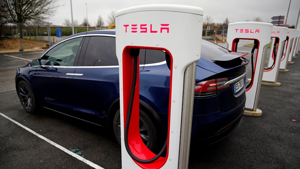 Tesla Supercharger (Ilustrační foto)