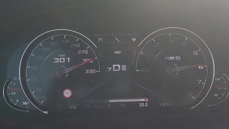 S Bmw M5 Jsme Zkusili Zrychlit Na 300 Km H Trvalo To Jen 33 Sekund Novinky Cz