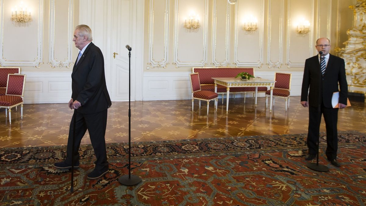 Prezident Miloš Zeman přijal ve čtvrtek 4. května 2017 na Pražském hradě premiéra Bohuslava Sobotku.