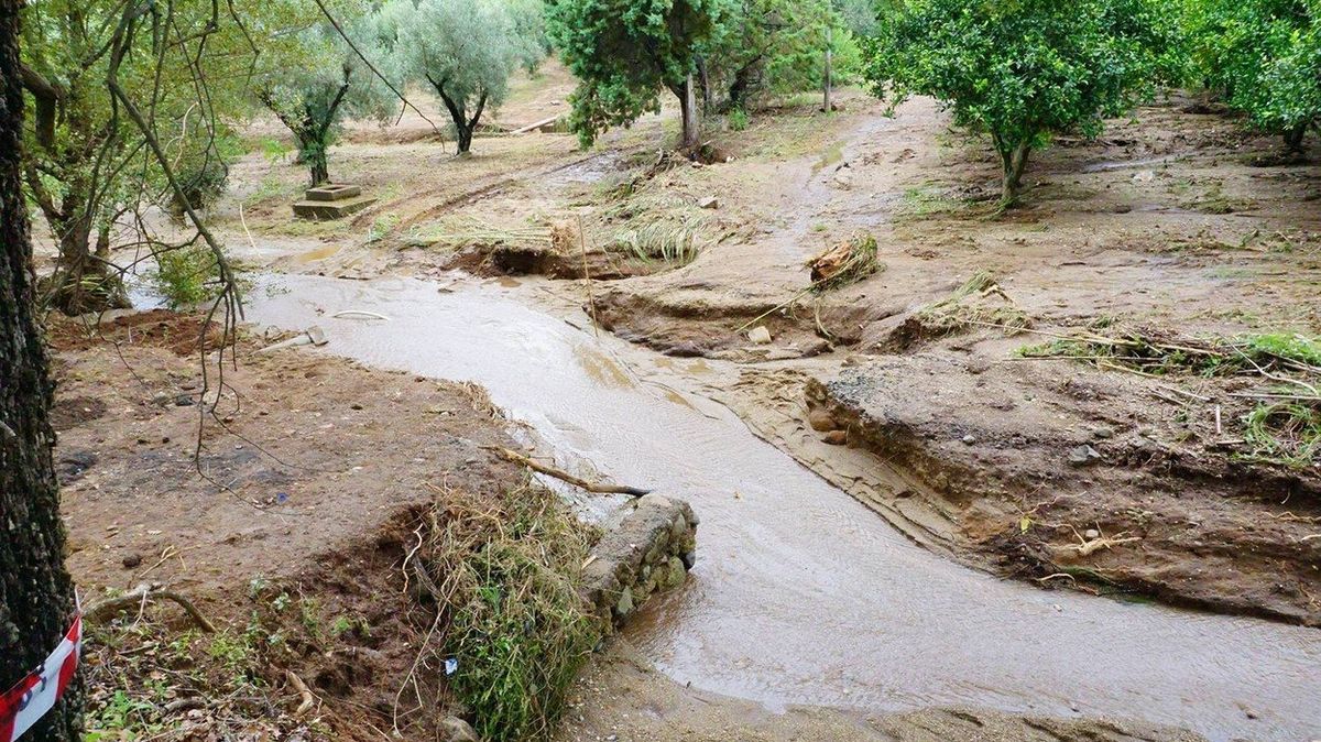 Město Lamezia Terme postihly prudké lijáky, které způsobily záplavy.