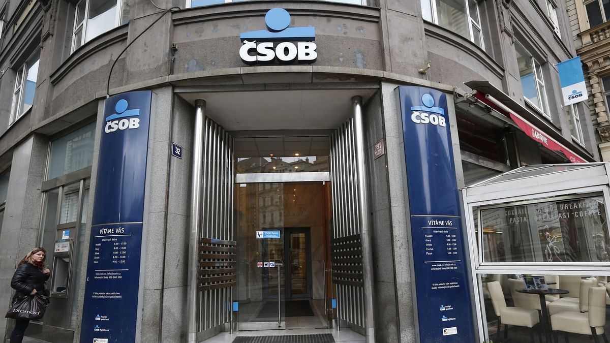 ČSOB měla výpadek internetového bankovnictví, bankomatů a terminálů