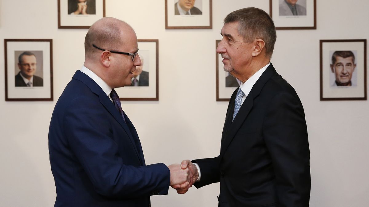 „Servilita k Trumpovi je zbabělá.“ Bývalí premiéři a ministři zahraničí hodnotí postoj vlády ke Grónsku