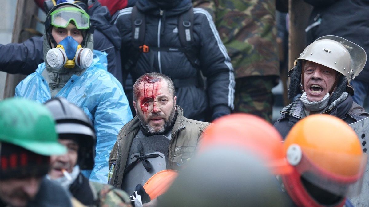 Zraněný při zásahu proti demonstrantům na Majdanu