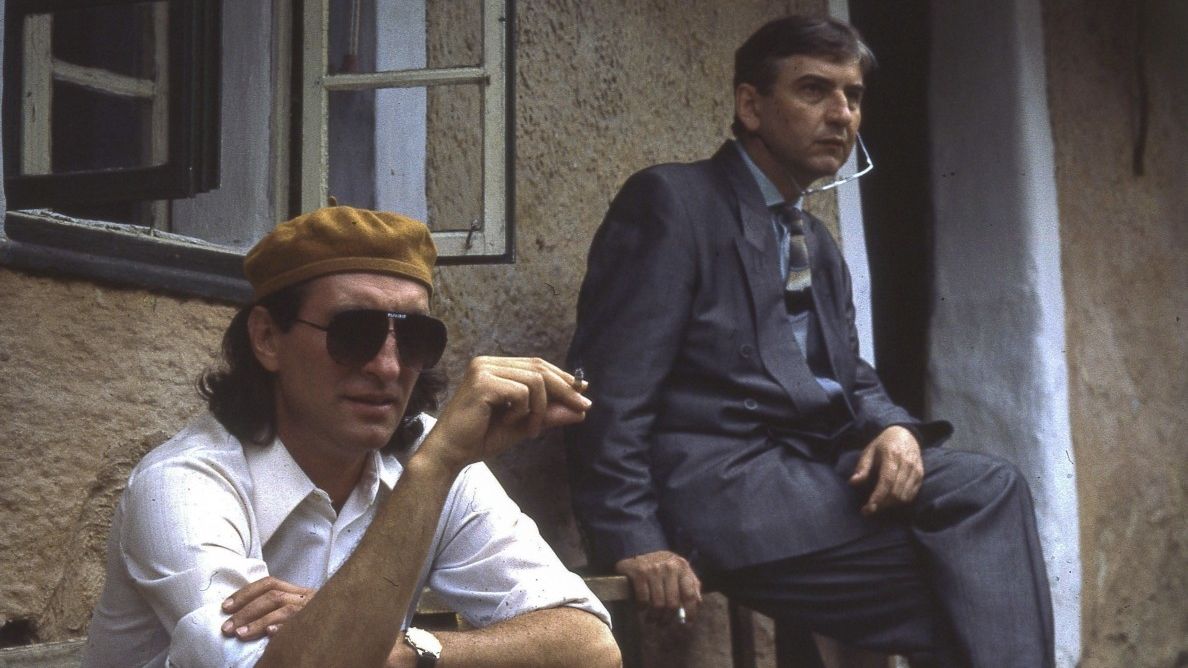 Bolek Polívka a Miroslav Donutil ve filmu Dědictví aneb Kurvahošigutntág (1992)