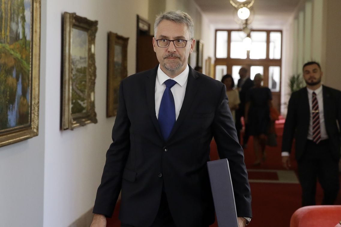 Ministr obrany Lubomír Metnar před jednáním vlády