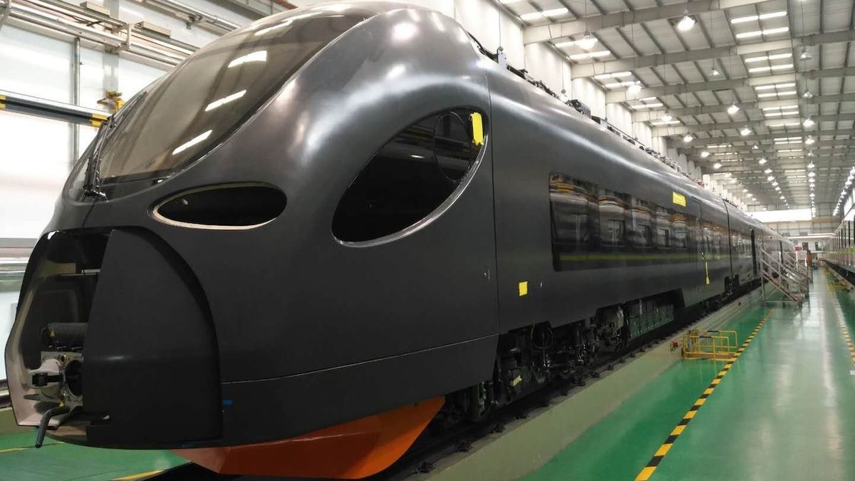 Nový vlak Leo Expressu by se měl do provozu dostat v roce 2020.