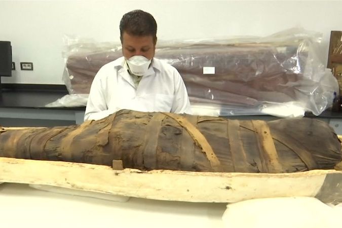 BEZ KOMEMTÁŘE: V Egyptě začali s restaurováním Tutanchamonova sarkofágu