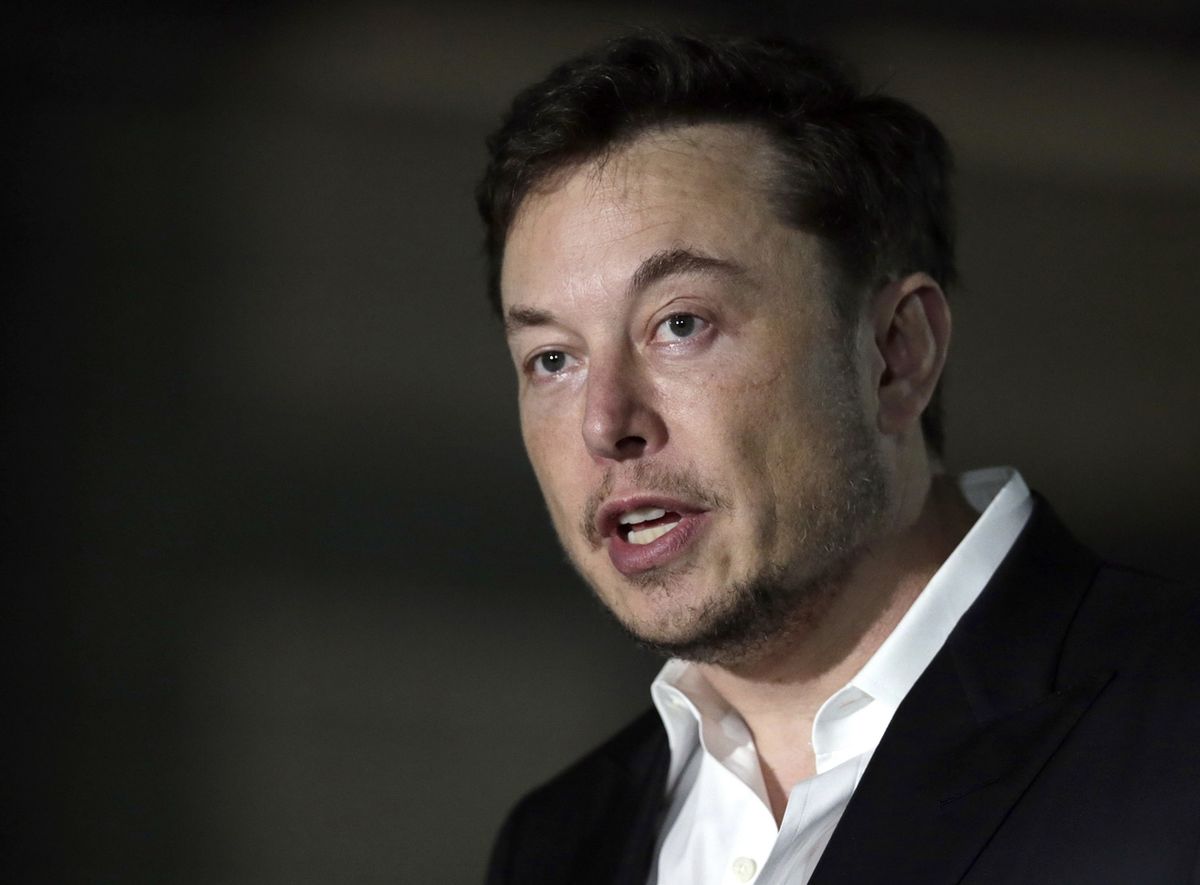 Musk zařadil zpátečku, Tesla už nepřijímá bitcoiny