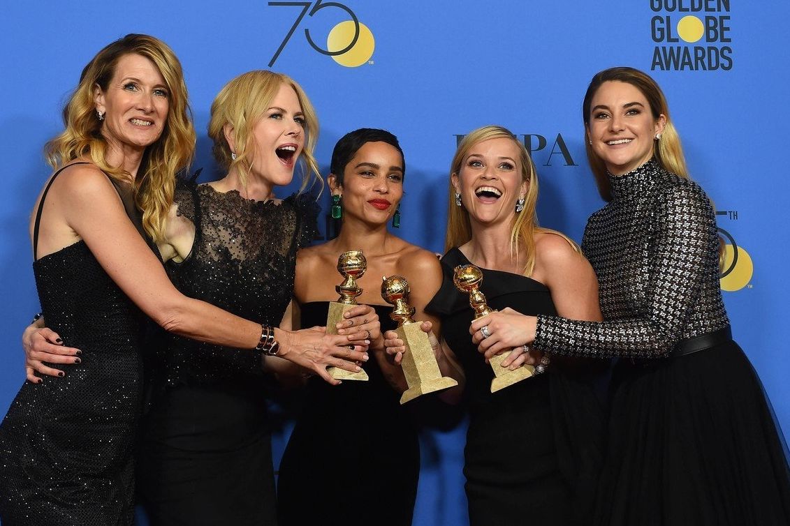 Zleva herečky, Laura Dernová, Nicole Kidmanová, Zoë Kravitzová, Reese Witherspoonová, Shailene Woodley