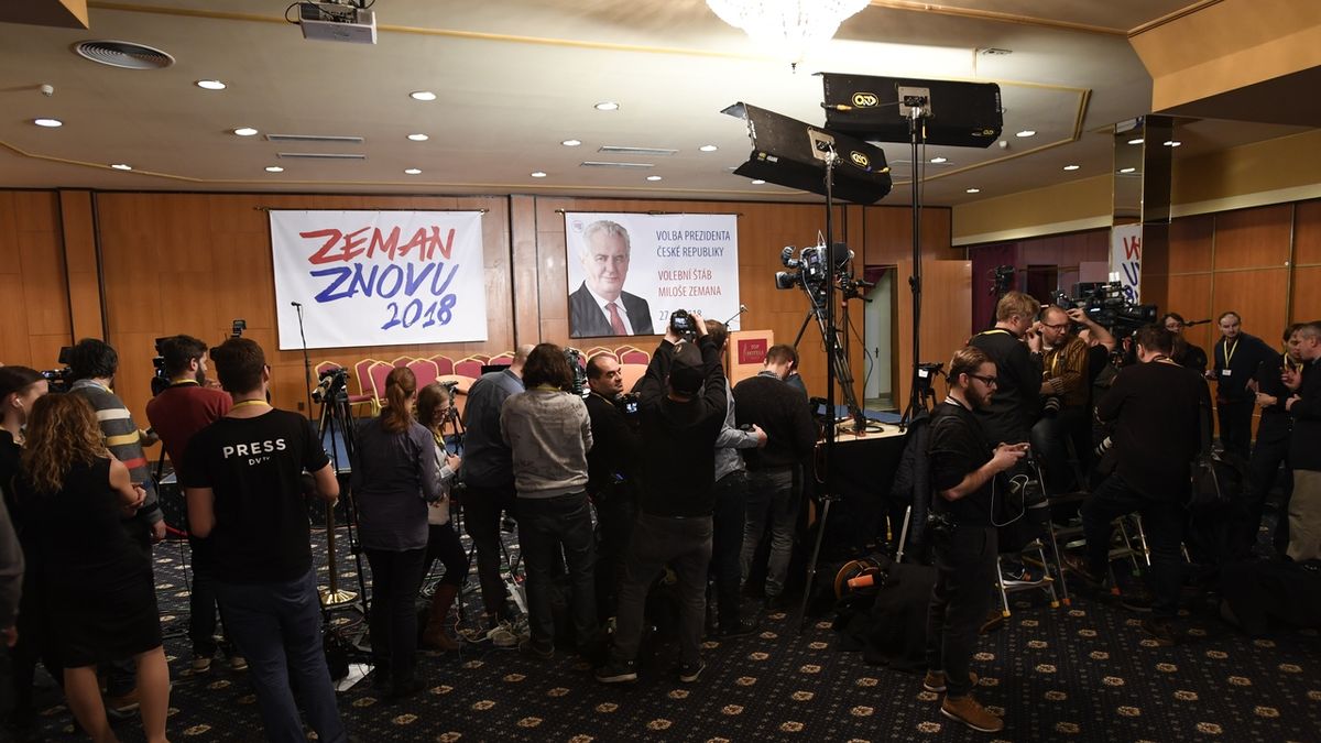 Volební štáb Miloše Zemana v pražském Top Hotelu.