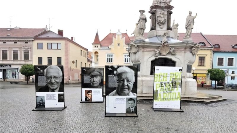 Běh pro Paměť národa v Uherském Hradišti doplňuje výstava pamětníků 20. století ze Zlínského kraje