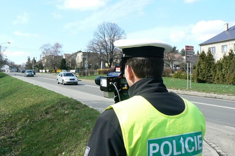 S kontrolami rychlosti začali policisté na silnici z Ostravy do Opavy už v sobotu po obědě.
 