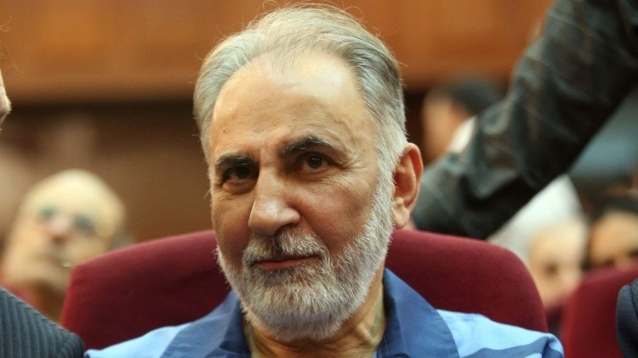 Bývalý starosta Teheránu Mohammad Alí Nadžafí u soudu