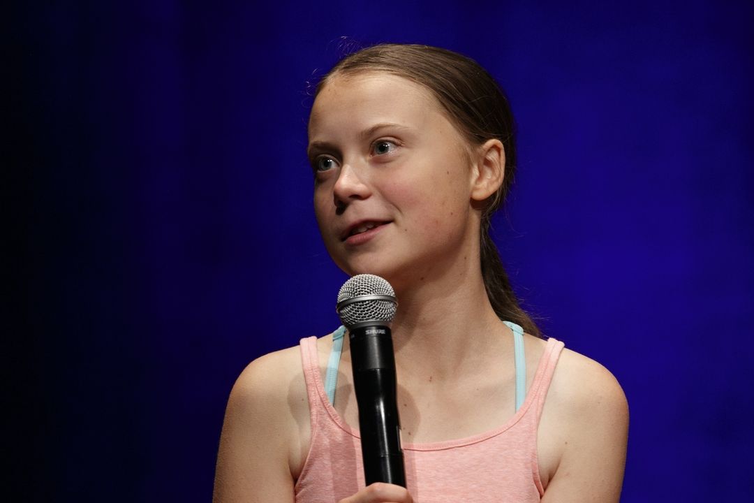 Aktivistka Greta Thunbergová hovoří po převzetí ceny Amnesty International.