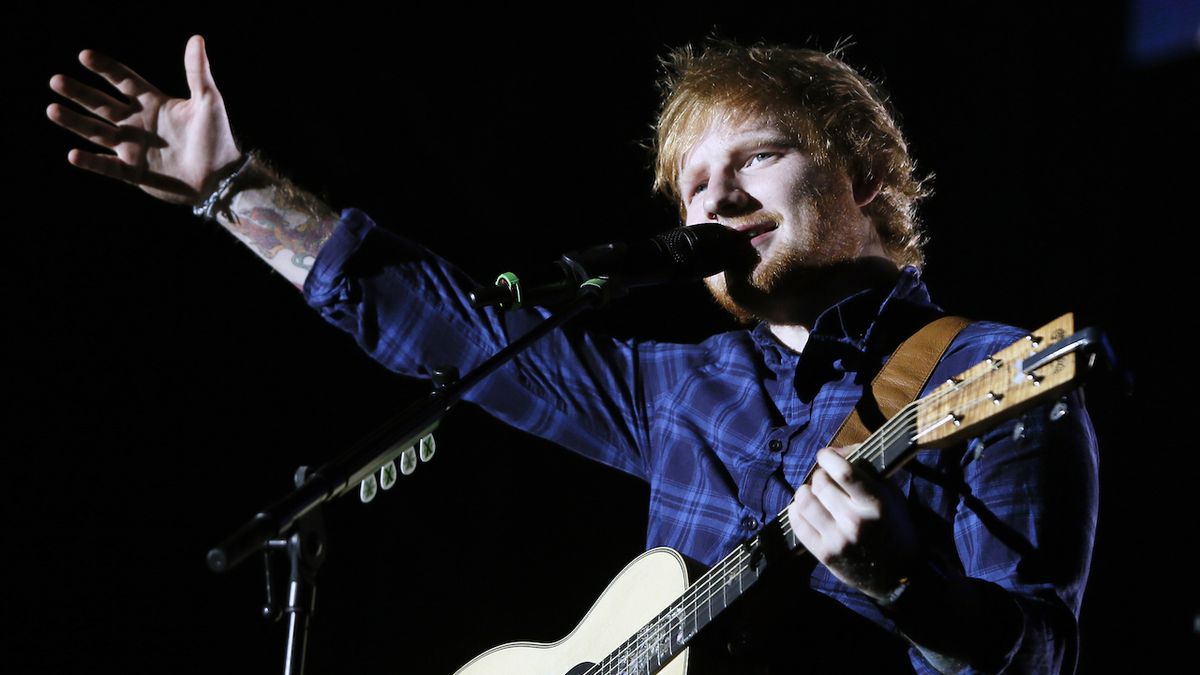 Ed Sheeran měl v ČR nejprodávanější zahraniční album, Divide.