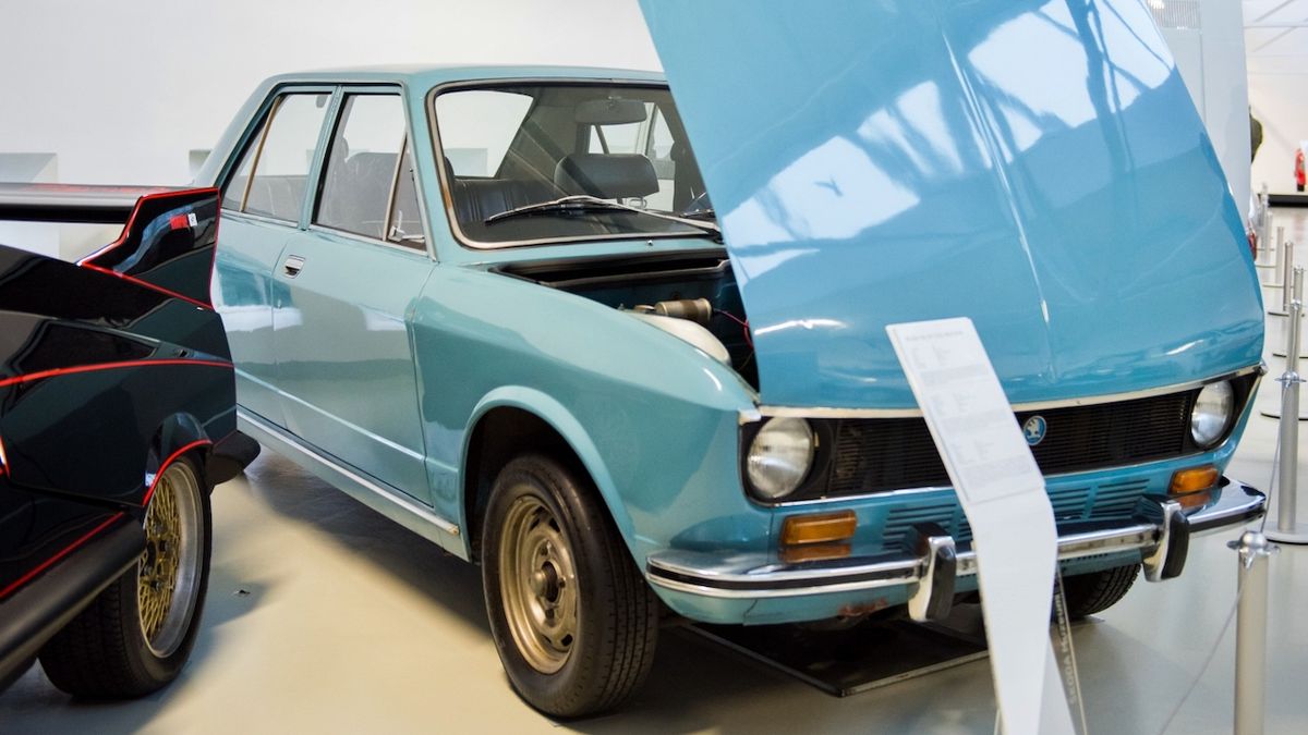 Prototyp Škody 720 v mladoboleslavském muzeu automobilky. Prototypů vznikla řada a najezdily desetitisíce testovacích kilometrů, ale k sériové výrobě to bohužel nevedlo.
