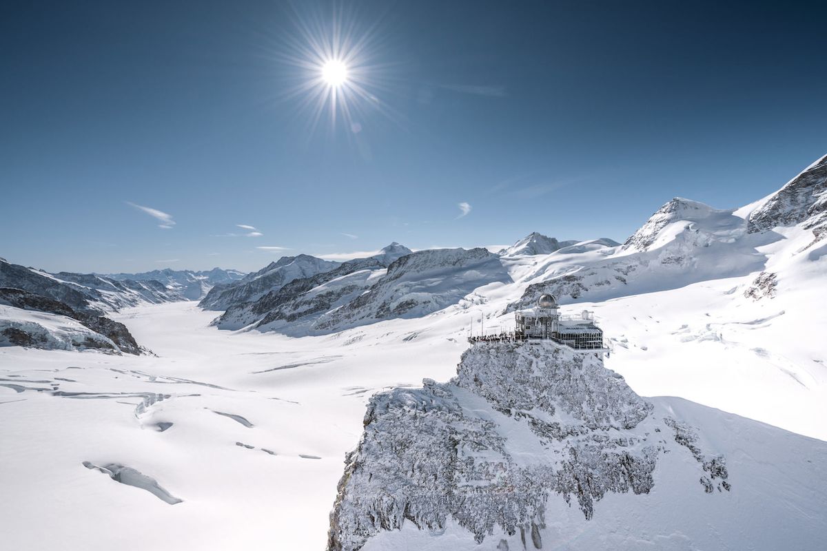 Trojice vrcholů Jungfrau, Mönch a Eiger patří mezi nejznámější v zemi. 