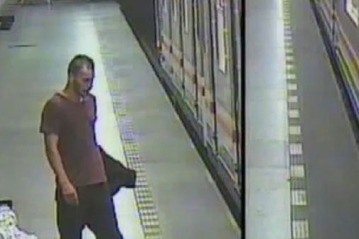 Napadení muže v metru zachytily kamery