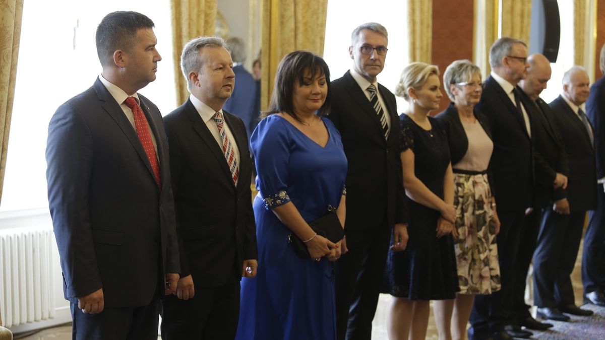 Ministři druhé vlády premiéra Andreje Babiše (ANO)