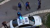 Policie obvinila 18letého cizince z pokusu o vraždu, pobodal dva lidi na ulici ve Stodůlkách