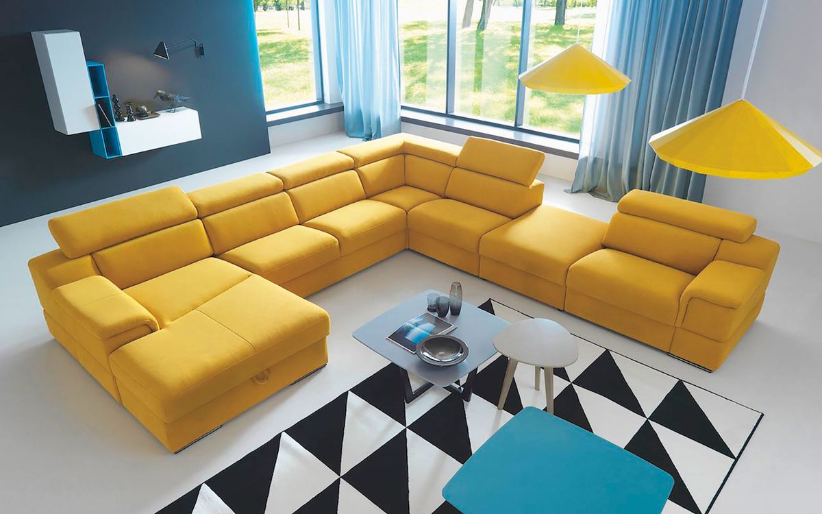 Elegantní a moderní design sedací soupravy Luciano Big Corner 3 do tvaru písmene U se stane dominantou obývacího pokoje, cena 77 077 Kč.
