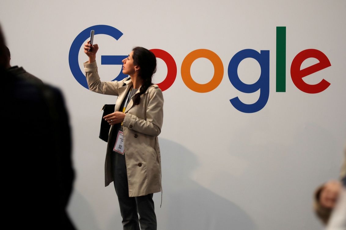 Logo společnosti Google na veletrhu VivaTech v Paříži. Ilustrační snímek