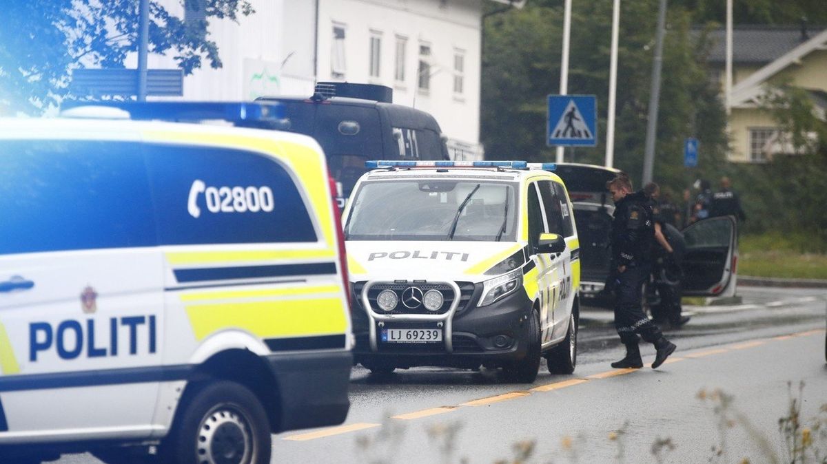 Policie před norskou mešitou