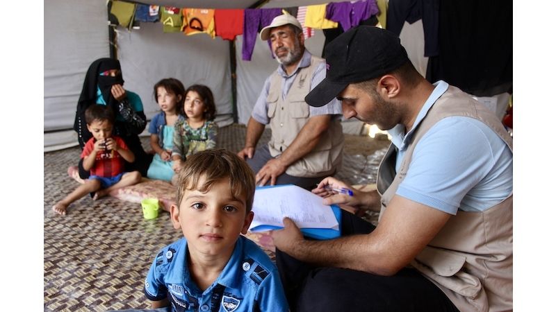 Omar usilovně pomáhá všem, kteří pomoc potřebují, a bezmála dva roky pod hlavičkou mise Charity Česká republika v Iráku.