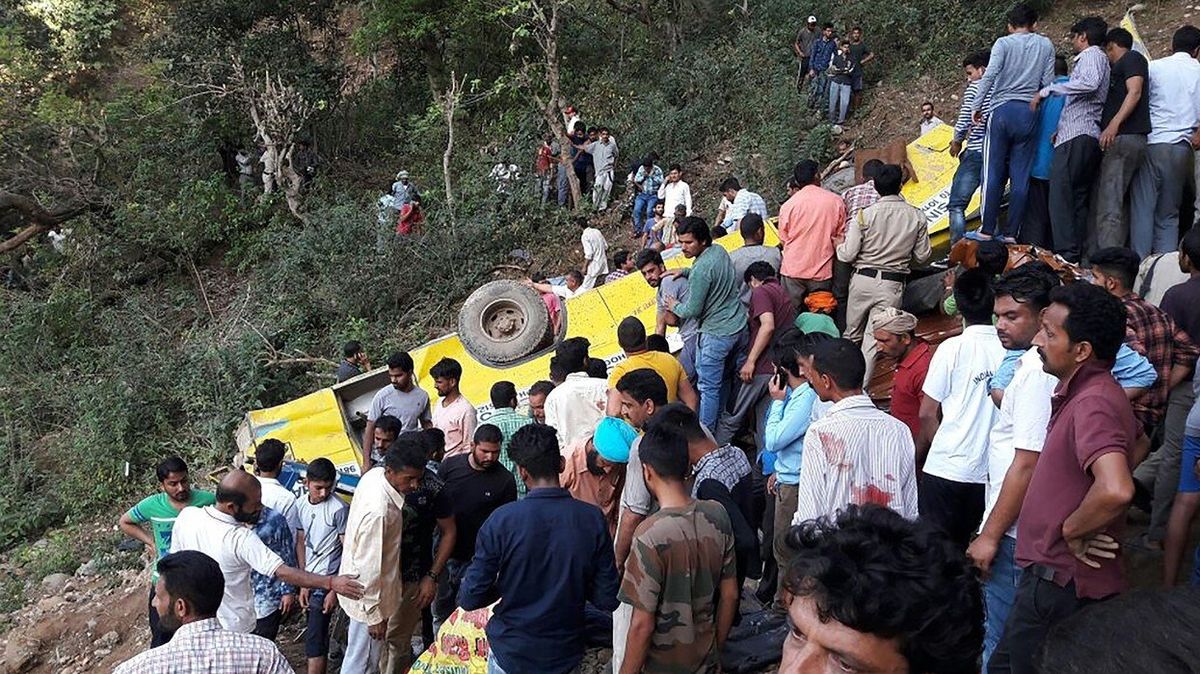 Havárie autobusu na úpatí Himálaje v severoindickém státu Himáčalpradéš