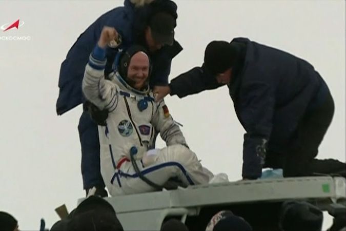 BEZ KOMENTÁŘE: Trojice astronautů se vrátila z ISS na Zemi