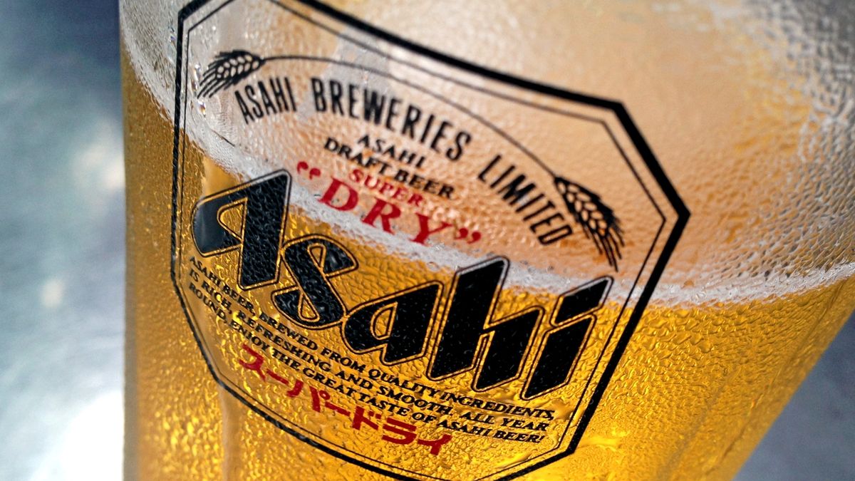 Japonský pivovar Asahi kupuje britského konkurenta Fuller’s.