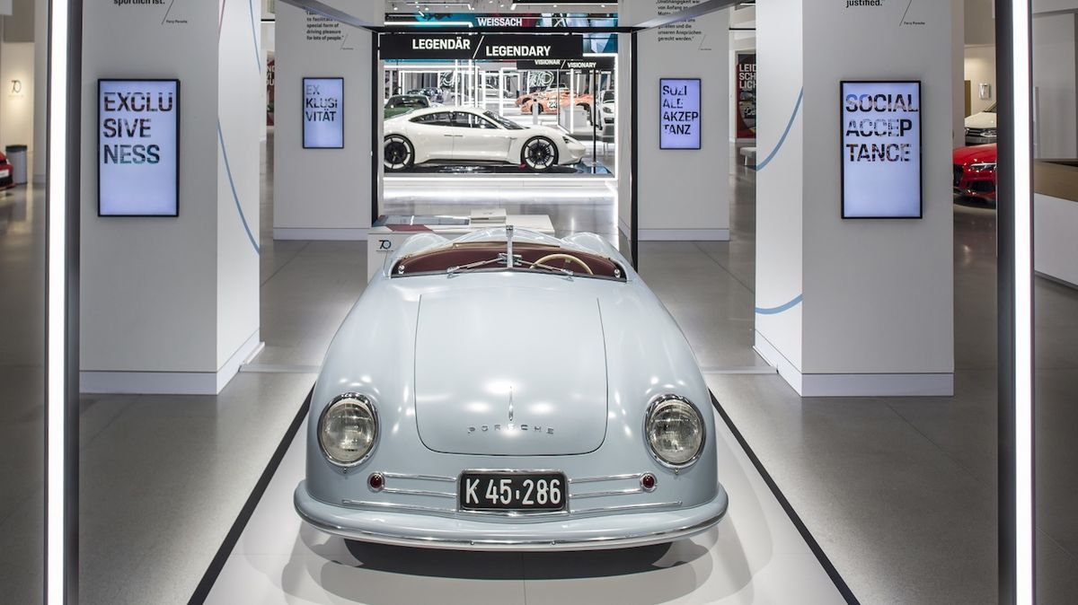 Výstava k 70. výročí Porsche v Berlíně