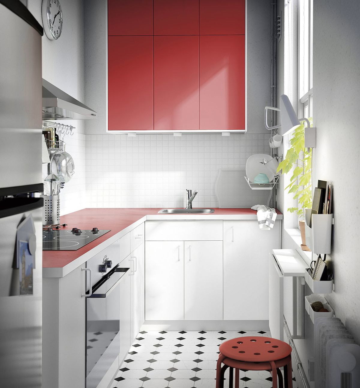Bílá často převažuje v kuchyních, červená podporuje chuť k jídlu.