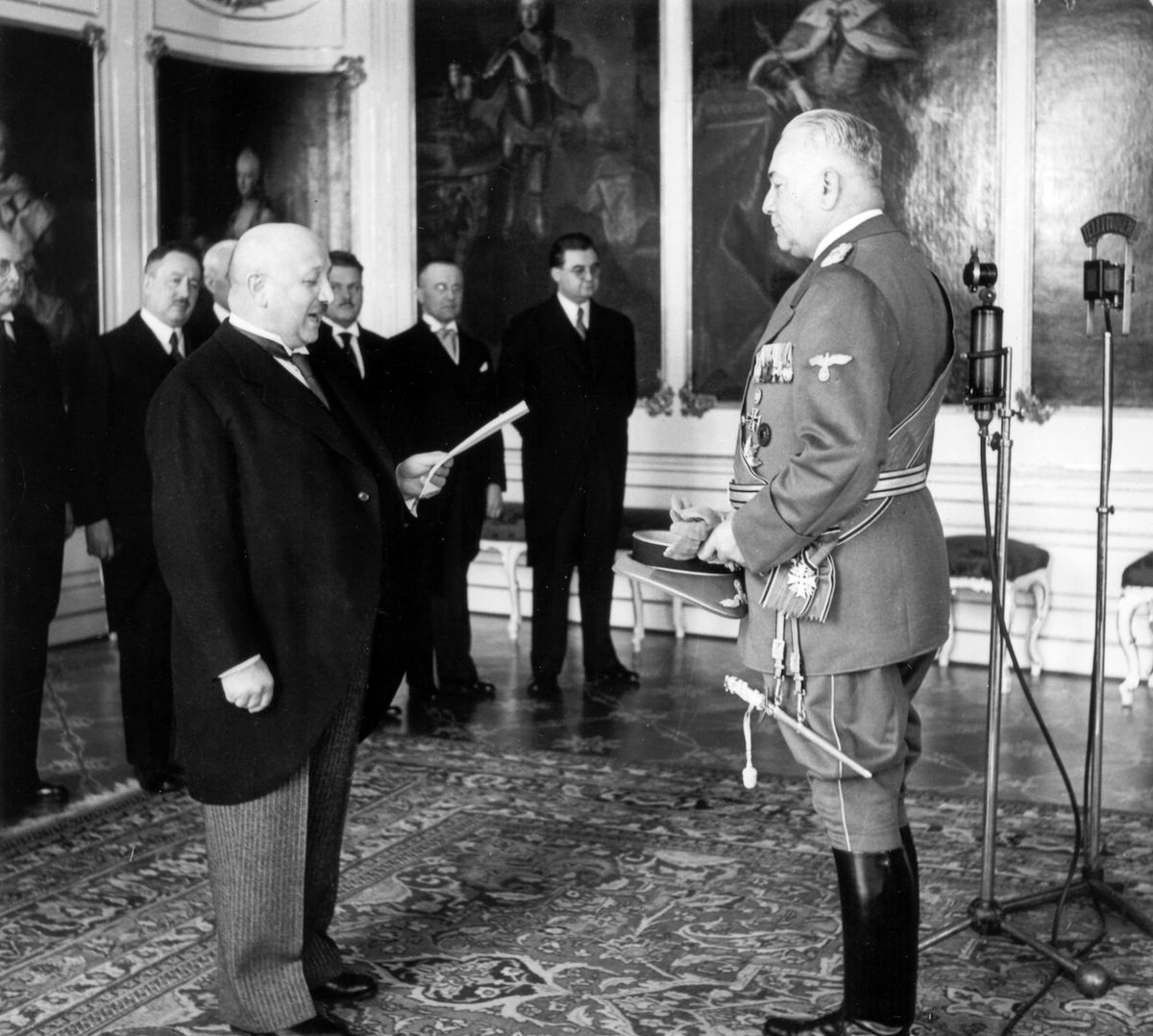 Druhorepublikový premiér Rudolf Beran a právě nastupující protektor Konstantin von Neurath, duben 1939