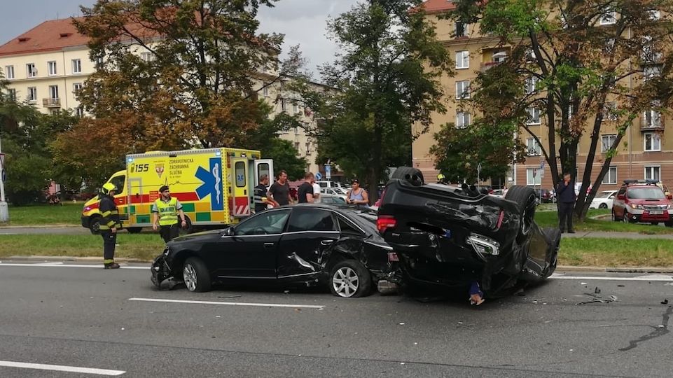 Nehoda v ulici 5. května v Praze