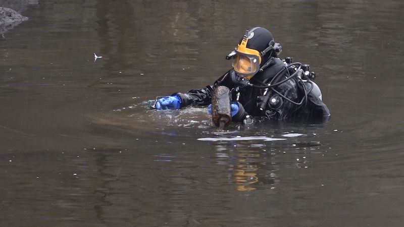 Muž šel v Benátkách nad Jizerou zkusit hloubku vody, našli ho mrtvého