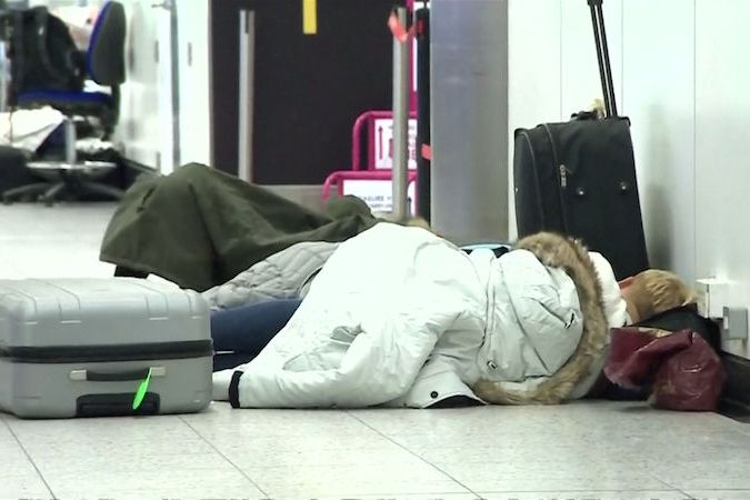 BEZ KOMENTÁŘE: Situace na letišti Gatwick byla složitá