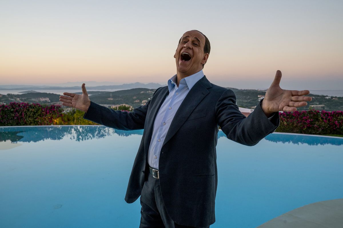 Toni Servillo jako Silvio Berlusconi